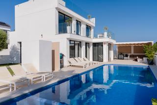 Maison à San Fulgencio. Estamos orgullosos de presentar esta lujosa villa de 7 dormitori
