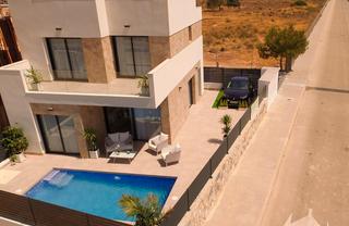 Chalet à Montesinos (Los). Costa blanca eiendom presenta este nuevo proyecto de 5 exclusiva