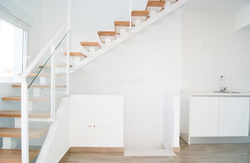 Foto cfacd6ee-b892-4f62-9ac0-11705a7d9fde. Casa adosada costa blanca eiendom presenta este exclusivo proyecto de viviendas modernas y lineales, ubicado en la prestigiosa zona de monte y en Santa Pola