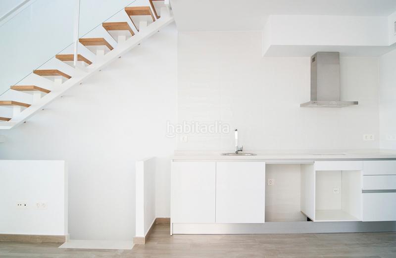 Foto f3a9414f-c531-4fb9-a2f1-f01e75c65951. Casa adosada costa blanca eiendom presenta este exclusivo proyecto de viviendas modernas y lineales, ubicado en la prestigiosa zona de monte y en Santa Pola