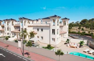 Casa adossada a Bigastro. Costa blanca eiendom presenta un exclusivo complejo residencial