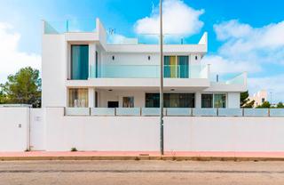Casa adossada a Los Almendros. Costa blanca eiendom presenta un exclusivo desarrollo de 9 moder