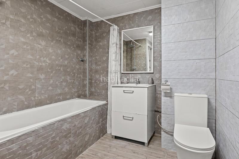 Foto 2a1185fb-b3e8-4a8c-8bbe-8f84a02a10d5. Chalet with heating parking pool in La Zenia Orihuela