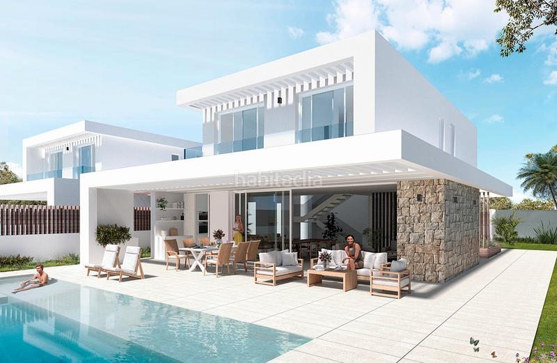 Foto 4c0494d3-4640-4386-8586-e93773a09127. Chalet costa blanca eiendom presenta una oportunidad excepcional para adquirir dos exclusivas villas en la prestigiosa zona de los balcon en Torrevieja