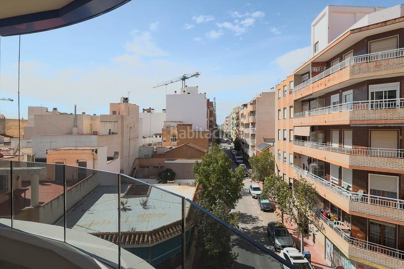 Foto 0d77de91-9363-4279-b5a8-fbc7ea905bb4. Apartamento sumãrjase en el lujo contemporãneo con este nuevo apartamento de 2 dormitorios y 2 baãos, nunca antes habitado y esperando a sus p en Torrevieja