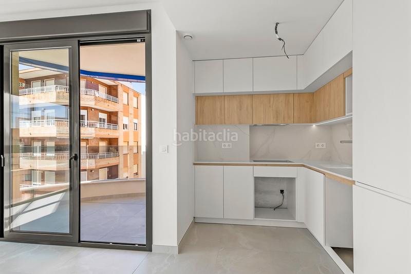 Foto 2b1e3cc9-5241-4543-a48f-6991e9b48cd9. Apartamento sumãrjase en el lujo contemporãneo con este nuevo apartamento de 2 dormitorios y 2 baãos, nunca antes habitado y esperando a sus p en Torrevieja