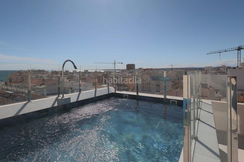 Foto 4a3ae9fd-4b9f-4bd9-96d2-296358e3967b. Apartamento sumãrjase en el lujo contemporãneo con este nuevo apartamento de 2 dormitorios y 2 baãos, nunca antes habitado y esperando a sus p en Torrevieja