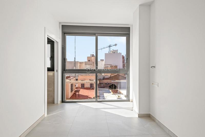 Foto a87e3cf9-f138-445b-ab2d-44a7cac8ba52. Apartamento sumãrjase en el lujo contemporãneo con este nuevo apartamento de 2 dormitorios y 2 baãos, nunca antes habitado y esperando a sus p en Torrevieja
