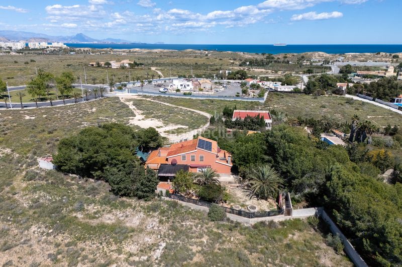 Foto 2b009263-4896-4164-8128-1b8adcdc84a7. Casa amb calefacció aparcament a El Altet Elche / Elx