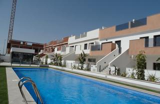 Apartament a Pilar de la Horadada Ciudad. Costa blanca eiendom presenta un exclusivo complejo residencial