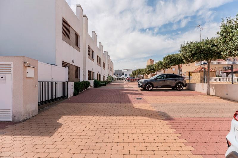 Foto c2e9e01c-db7d-4004-82ba-f44f2333e535. Planta baixa amb calefacció aparcament piscina a Orihuela