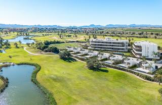 Apartment in Las Lomas de Rame-Bahía Bella. Costa blanca eiendom presenta un elegante y exclusivo complejo r