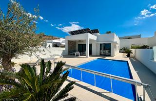Apartament a Benijófar. Costa blanca eiendom presenta esta exclusiva promociãn de 9 vill