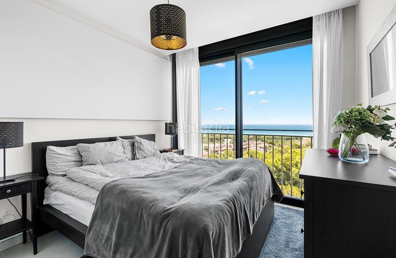 Foto 4e60c0d5-1e3c-472e-87ff-14d6ce5c47b2. Penthouse with heating parking pool in Monte y Mar Santa Pola