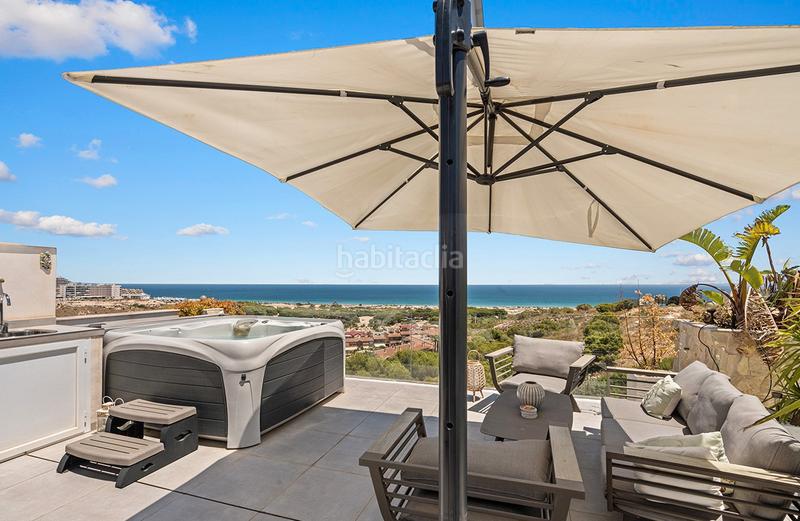 Foto 95a5d3aa-be45-4777-89dd-9c8aff993aed. Penthouse with heating parking pool in Monte y Mar Santa Pola