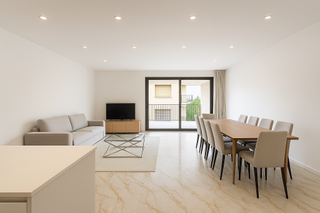 Appartement à Benalúa. Este espacioso apartamento de 140 metros cuadrados estã siendo c