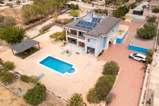 Chalet à Rebolledo. Costa blanca eiendom presenta esta espectacular villa situada en