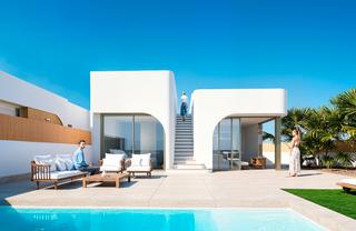 Ático en Las Lomas de Rame-Bahía Bella. Costa blanca eiendom presenta un exclusivo conjunto de villas de