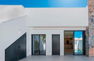 Penthouse in Pilar de la Horadada Ciudad. Costa blanca eiendom presenta este exclusivo proyecto residencia