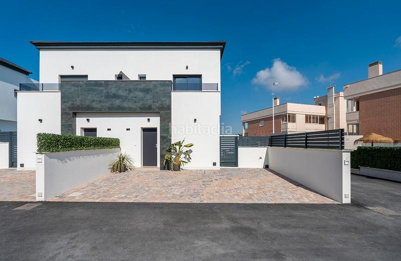 Foto 9bfeb0db-ec5c-4926-970b-e8e299d3b078. Chalet mit heizung parking pool in Monte y Mar Santa Pola