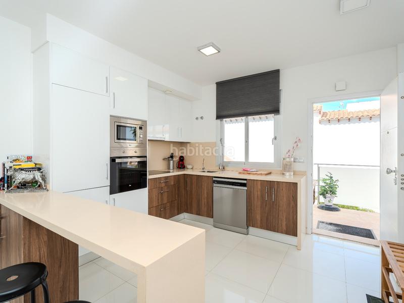 Foto e5fed66f-ba49-49f0-8084-3db40634119a. Àtic amb calefacció aparcament piscina a Zeniamar - Horizonte - La Campana Orihuela