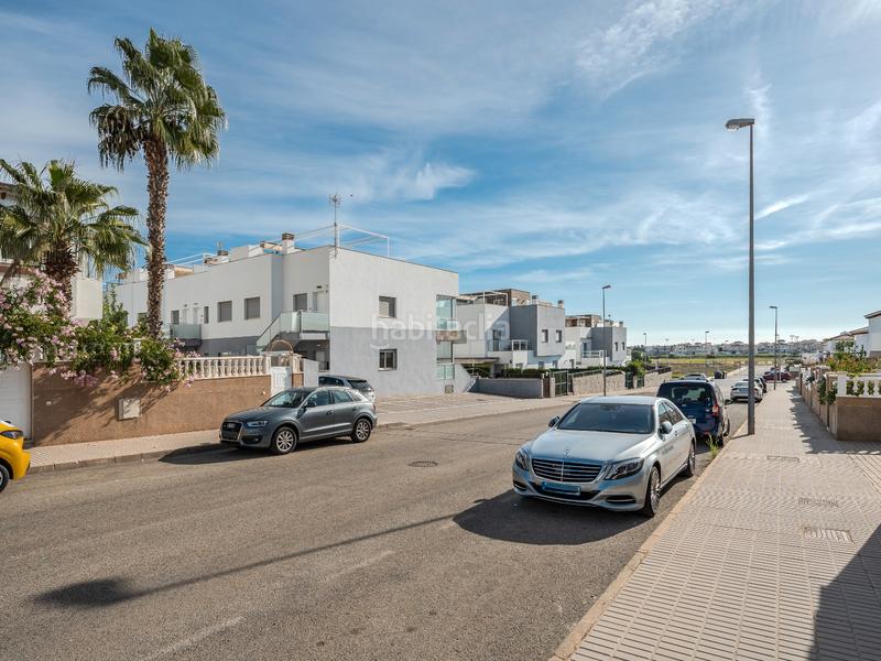 Foto f3f6f8cc-4a31-4060-8024-5e7f17e79b3e. Àtic amb calefacció aparcament piscina a Zeniamar - Horizonte - La Campana Orihuela