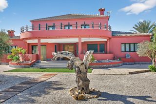 Casa in Valverde. Situada en la tranquila y encantadora zona de valverde, a pocos