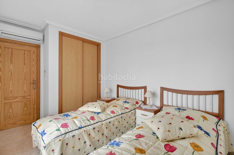 Foto 15384baa-a08a-491a-8095-d3abfd785b78. Àtic amb calefacció aparcament piscina a Playa Flamenca Orihuela