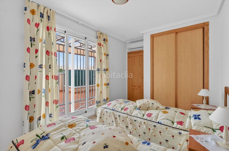 Foto 33be3c2b-7dbc-48cd-9b15-8e83adab528a. Àtic amb calefacció aparcament piscina a Playa Flamenca Orihuela