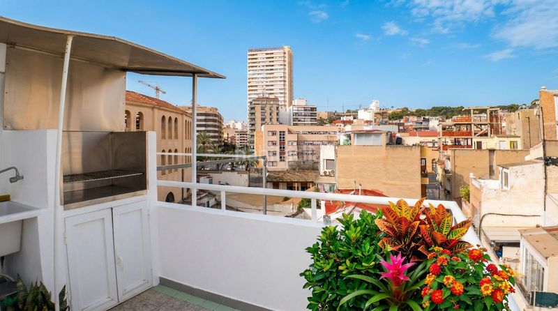 Foto eda95519-154a-4b13-bf2c-209d4d0b5d7c. Dúplex amb calefacció a San Antón Alicante