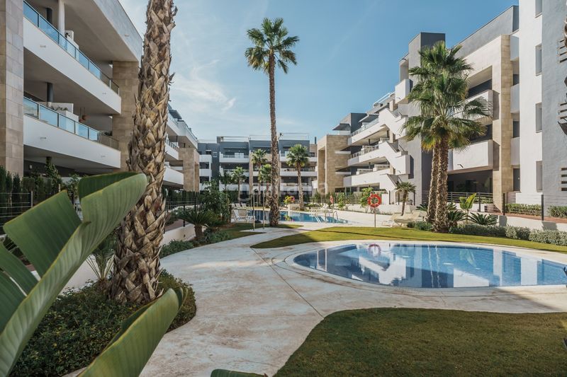 Foto 48ba38ac-d4dc-4f92-9336-4a332f397df7. Ático ãtico exclusivo con vistas al mar, gran terraza y servicios tipo resortbienvenido a un elegante y bien equipado apartamento ubicad en Orihuela
