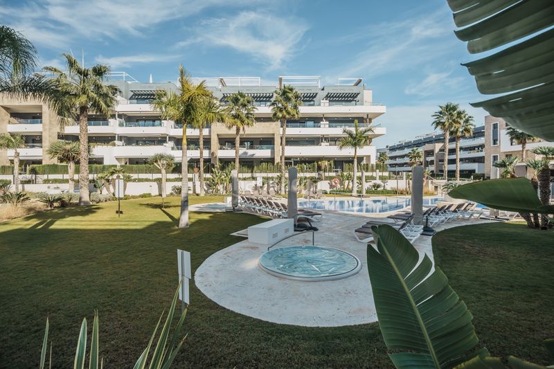 Foto 7a332d9e-dcda-45d6-bda3-0723440e3b55. Ático ãtico exclusivo con vistas al mar, gran terraza y servicios tipo resortbienvenido a un elegante y bien equipado apartamento ubicad en Orihuela