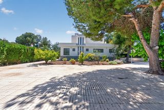 Chalet en Los Girasoles. Descubre una vivienda diseãada para quienes buscan espacio, priv