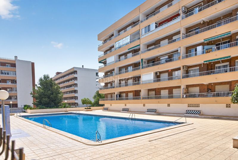 Foto 4265feae-a615-4037-b003-ba3dab11789e. Àtic amb piscina a Punta Prima Torrevieja