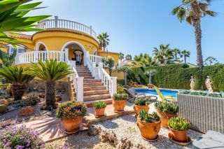 Casa a Monte y mar. Villa de 3 dormitorios con piscina privada y vistas panorámicas