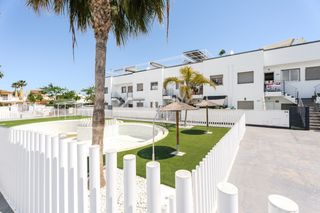 Àtic a Torre de la horadada. Atico con solarium privado a 600 metros de la playa