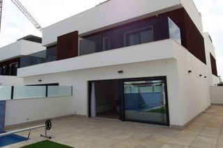 Casa adossada  Zona de la playa. Casa adosada de 3 dormitorios en venta en santiago de la ribera,