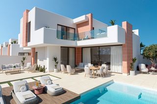 Pis  Los urreas. Villa  semidetached de 3 dormitorios en venta en roldan, con pis