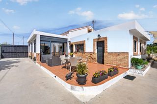 Chalet  San francisco de asis. Vivienda totalmente reformada con 3 dormitorios, 2 baños y zonas