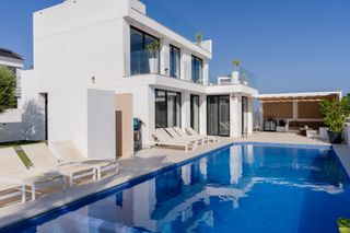 Xalet  La marina. Impresionante villa de 7 dormitorios en la marina urbanizacion