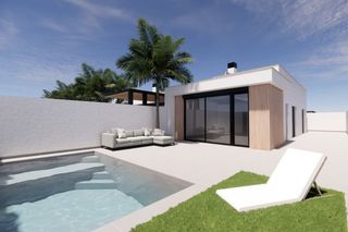 Chalet  Serena golf. Villa de 3 dormitorios en venta en los alcázares, con piscina