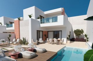 Pis  Los urreas. Villa  semidetached de 3 dormitorios en venta en roldan, con pis