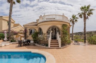 Chalet  Monte y mar. Increíble villa independiente de 3 dormitorios con vistas parcia