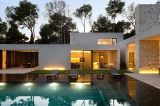 Chalet  Yecla. Villa de 3 dormitorios en venta en yecla, con piscina