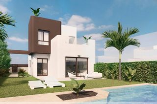 Chalet in Lo romero golf. Villa de 3 dormitorios en venta en pilar de la horadada, con pis