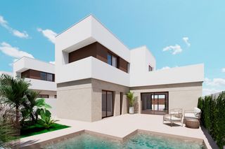 Chalet in Serena golf. Villa de 3 dormitorios en venta en los alcázares, con piscina
