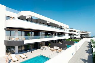 Pis a Serena golf. Apartamento de 2 dormitorios en venta en los alcázares, con pisc