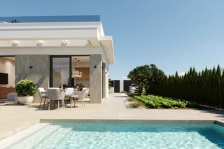 Chalet en Frontline golf. Villa de 2 dormitorios en venta en hacienda del álamo golf resor