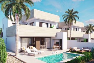Chalet in Zona de la playa. Villa de 3 dormitorios en venta en santiago de la ribera, con pi