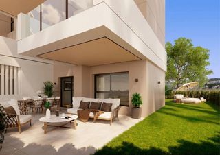 Flat in Calle suecia, 4. Apartamento de 3 dormitorios y 2 baños con piscina y jardín, a 1